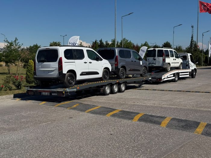 Kurumsal filo teslimati kapsaminda tasinan ayni marka ticari araclar